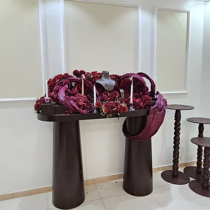 طاولات كيك و دزة